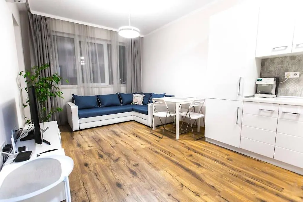 Hot Main Square Newly Built Modern Apartment Бургас