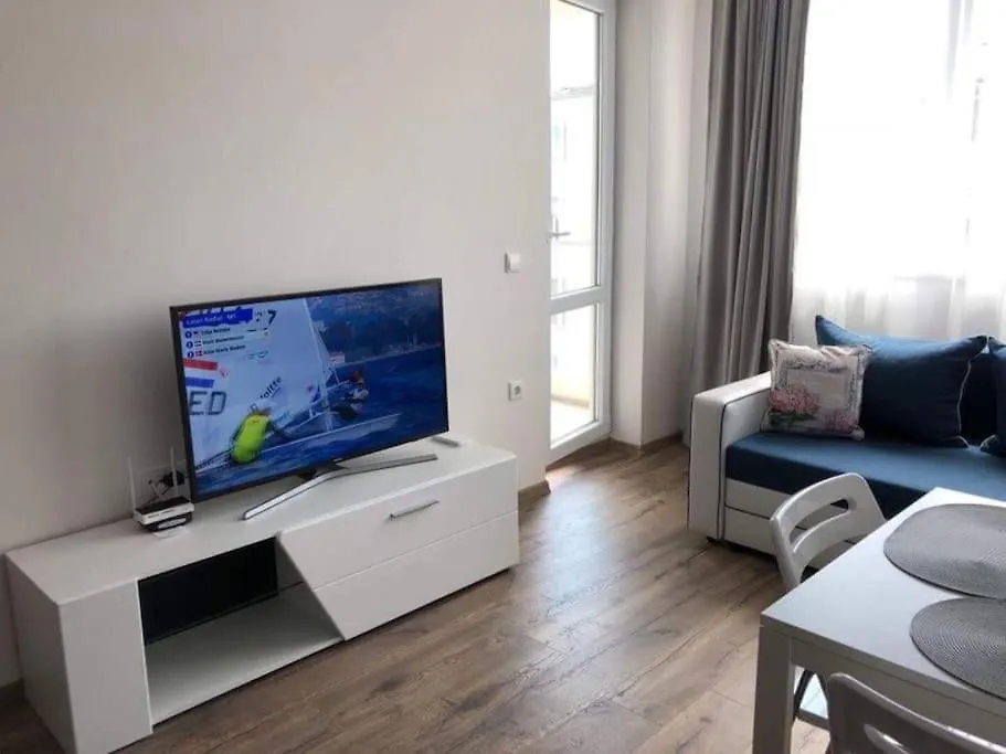 Hot Main Square Newly Built Modern Apartment Бургас